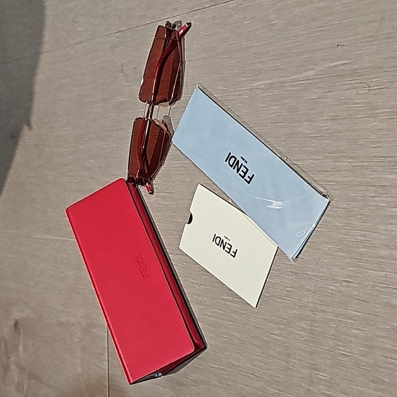 NWT Fendi burgandy UNISEX sunglasses - Picture 3 of 6